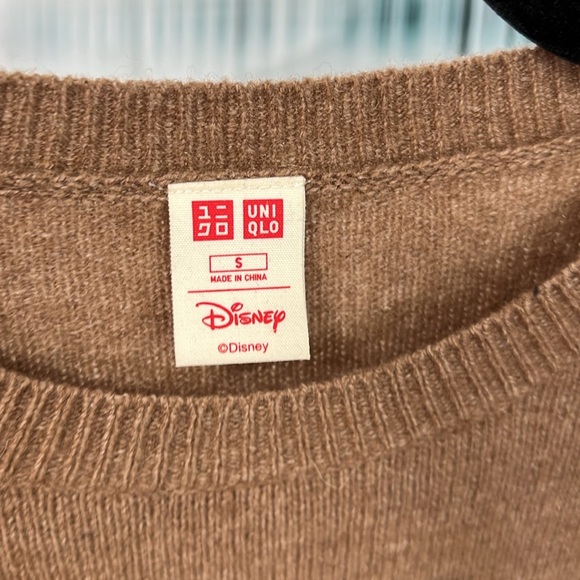 Vintage Tokyo Disney sweater by Uniqlo - Picture 2 of 3